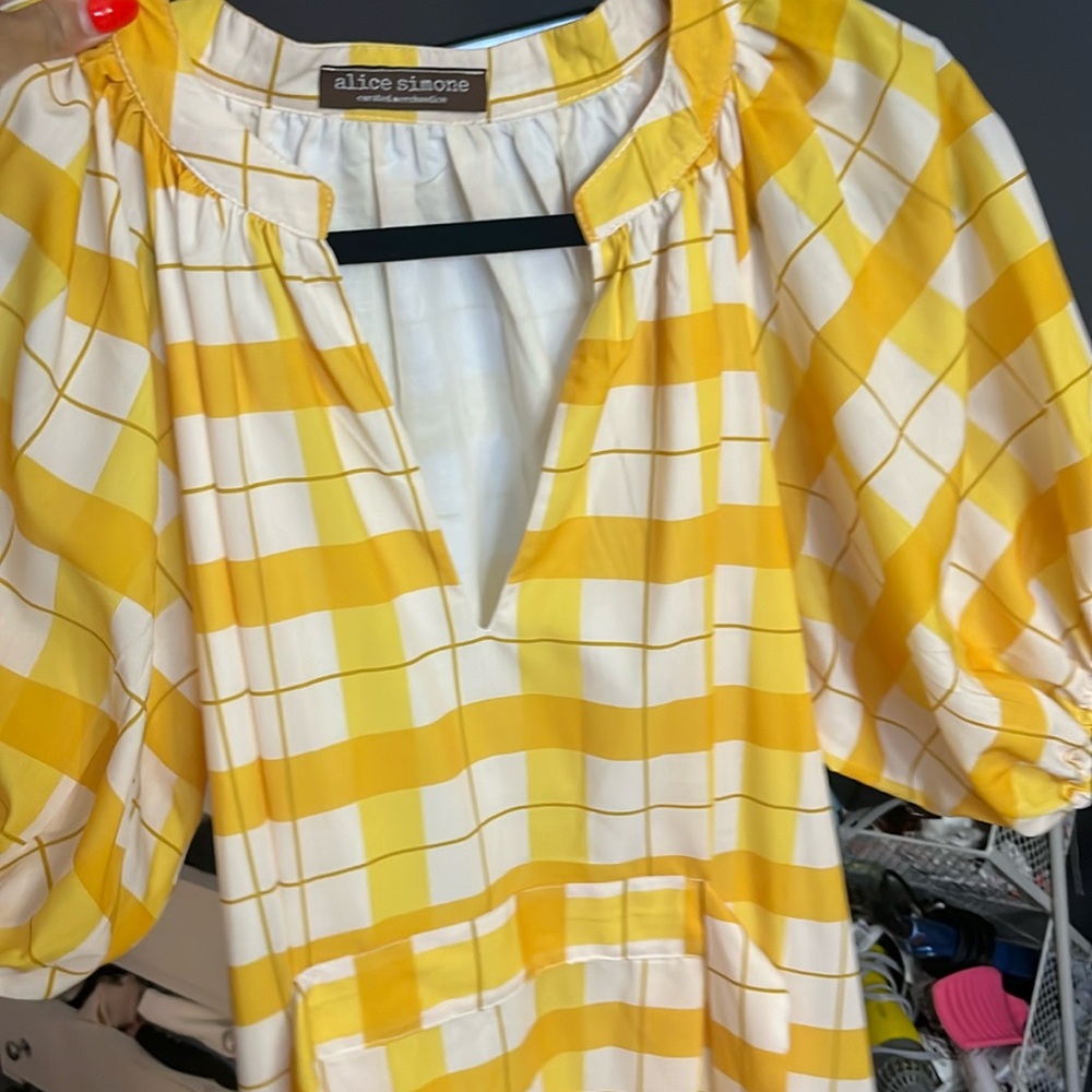 yellow dress